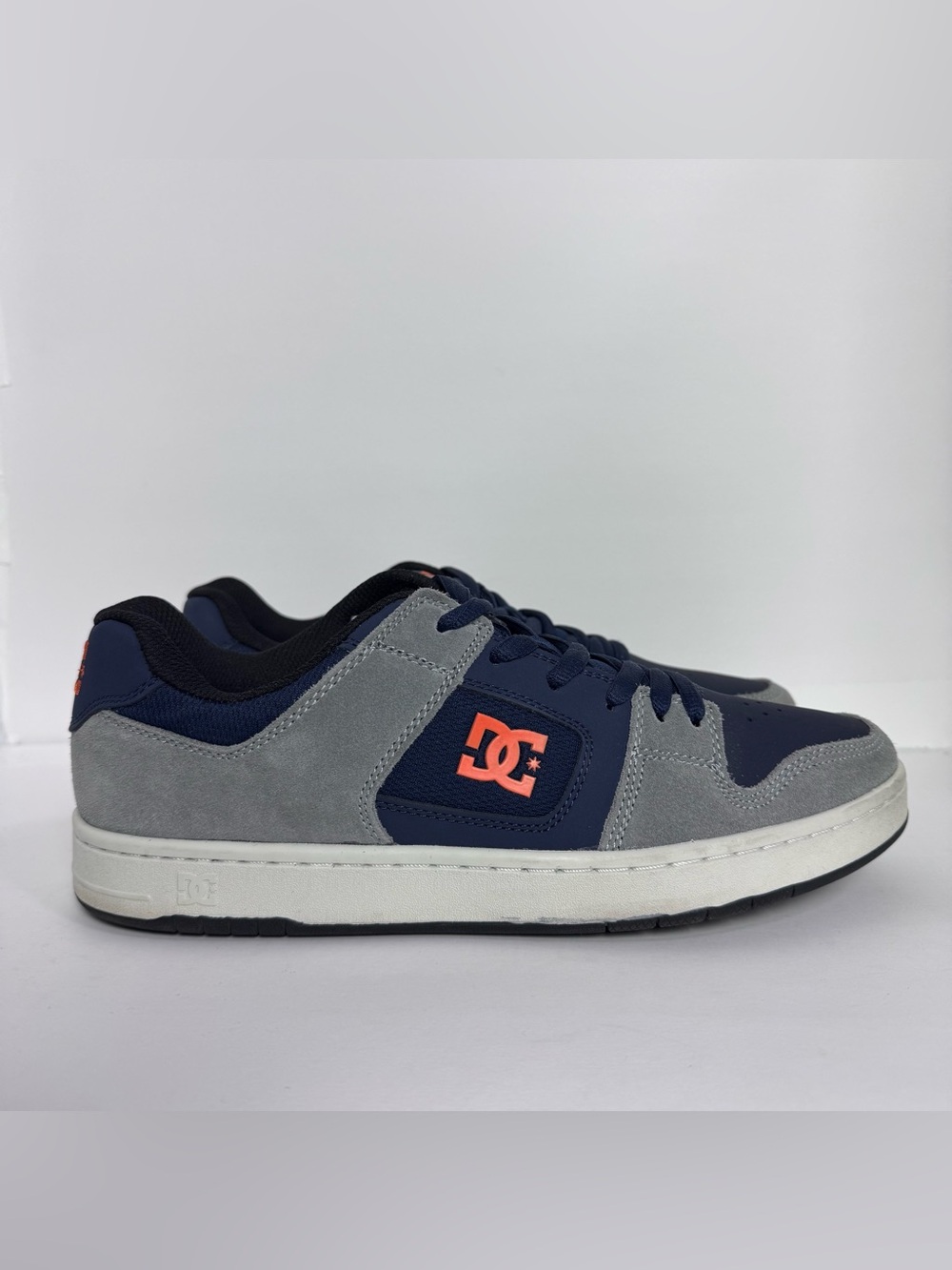 DC Manteca 4 ADYS100672-NGH Mens 10 Blue Orange Suede Lace Skate Sneakers Shoes